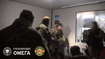 Спецназовцы "Омеги" показали редкие кадры перед выходом на задание: "За минуту до боя"
