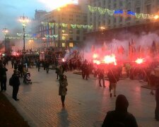 Хрещатик в диму і вогні: центр Києва струсонули вибухи