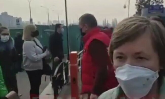 Українці з Росії завили, не встигнувши повернутися: "У Москві такого немає"