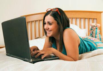 девушка, ноутбук, подросток, соцчеть, интернет