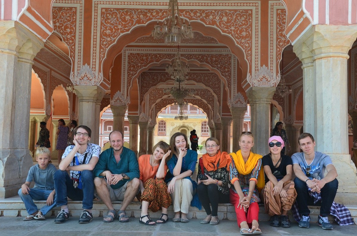 туристы в индии