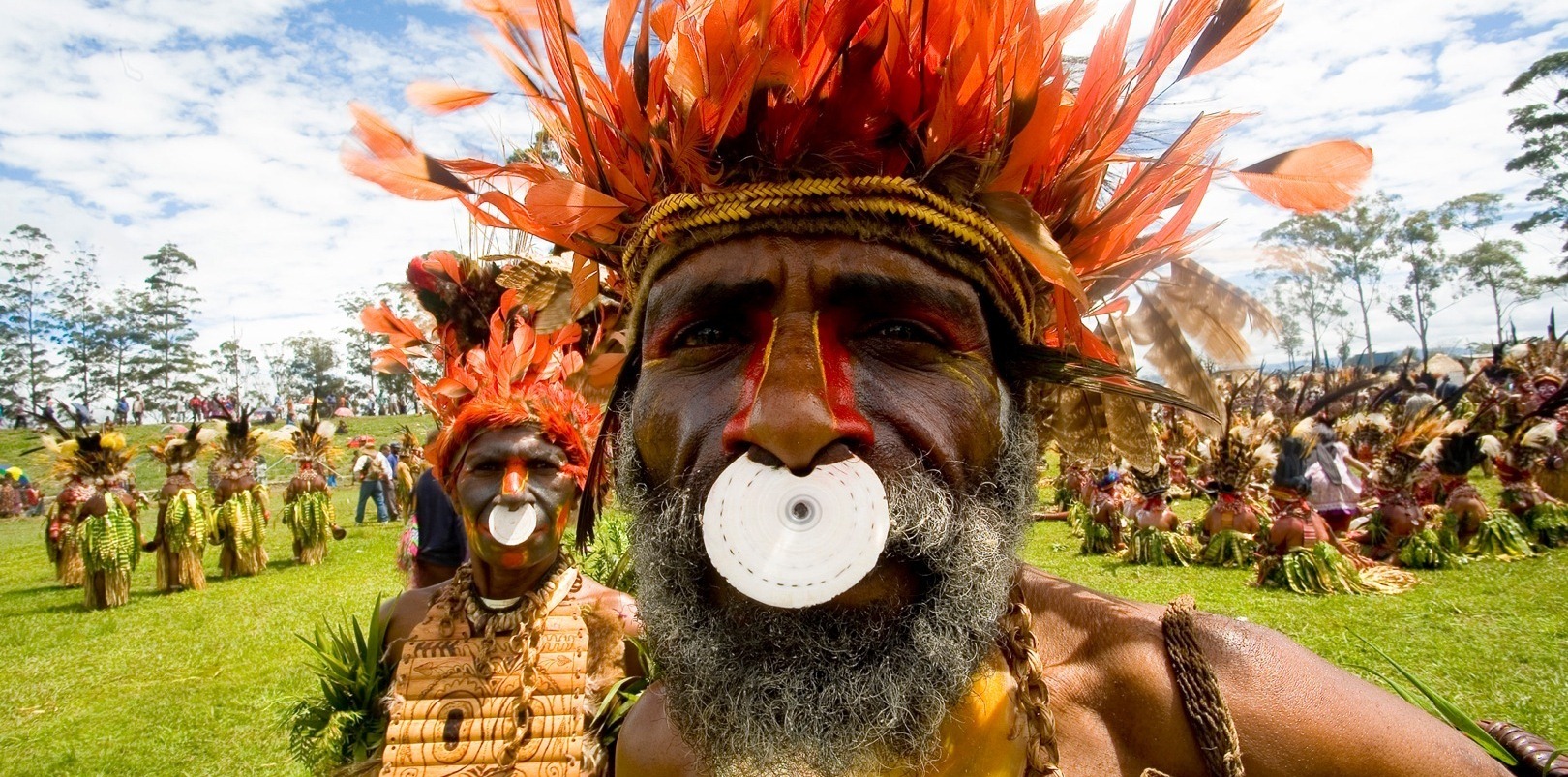 Дух племени. Папуа новая Гвинея каннибалы. Племя Мумбо юмбо. Мумба юмба. Африканское племя тумба юмба.