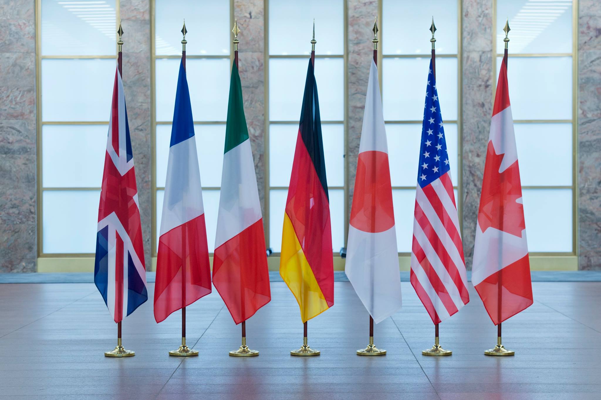 Великая семерка. G7 большая семерка. Главы МИД g7. Флаги саммита g 7. Большая семерка флаг.