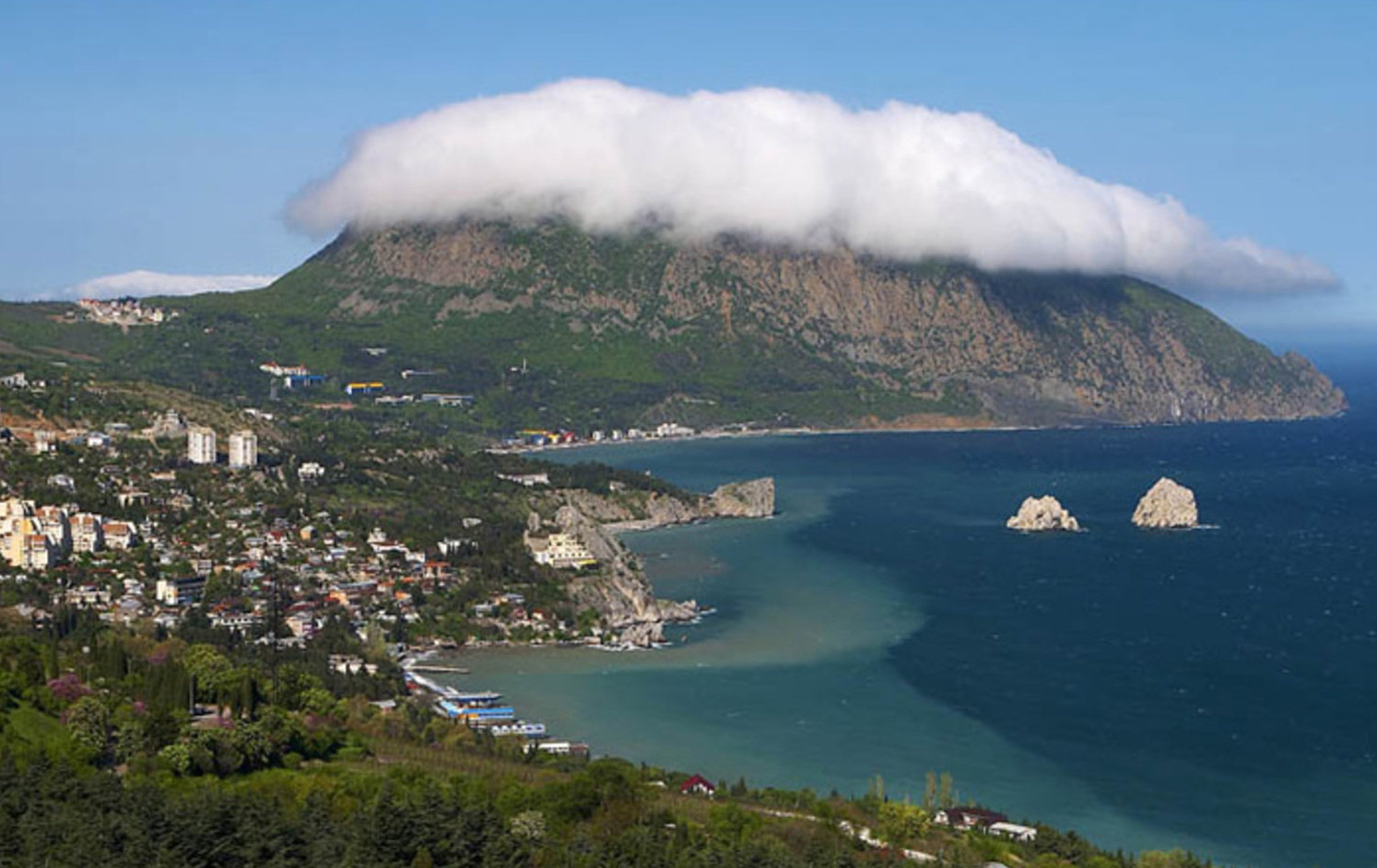 Рекреация крыма. Гора медведь в Крыму. Гора аюдаг в Крыму. Медвежья гора Анапа.