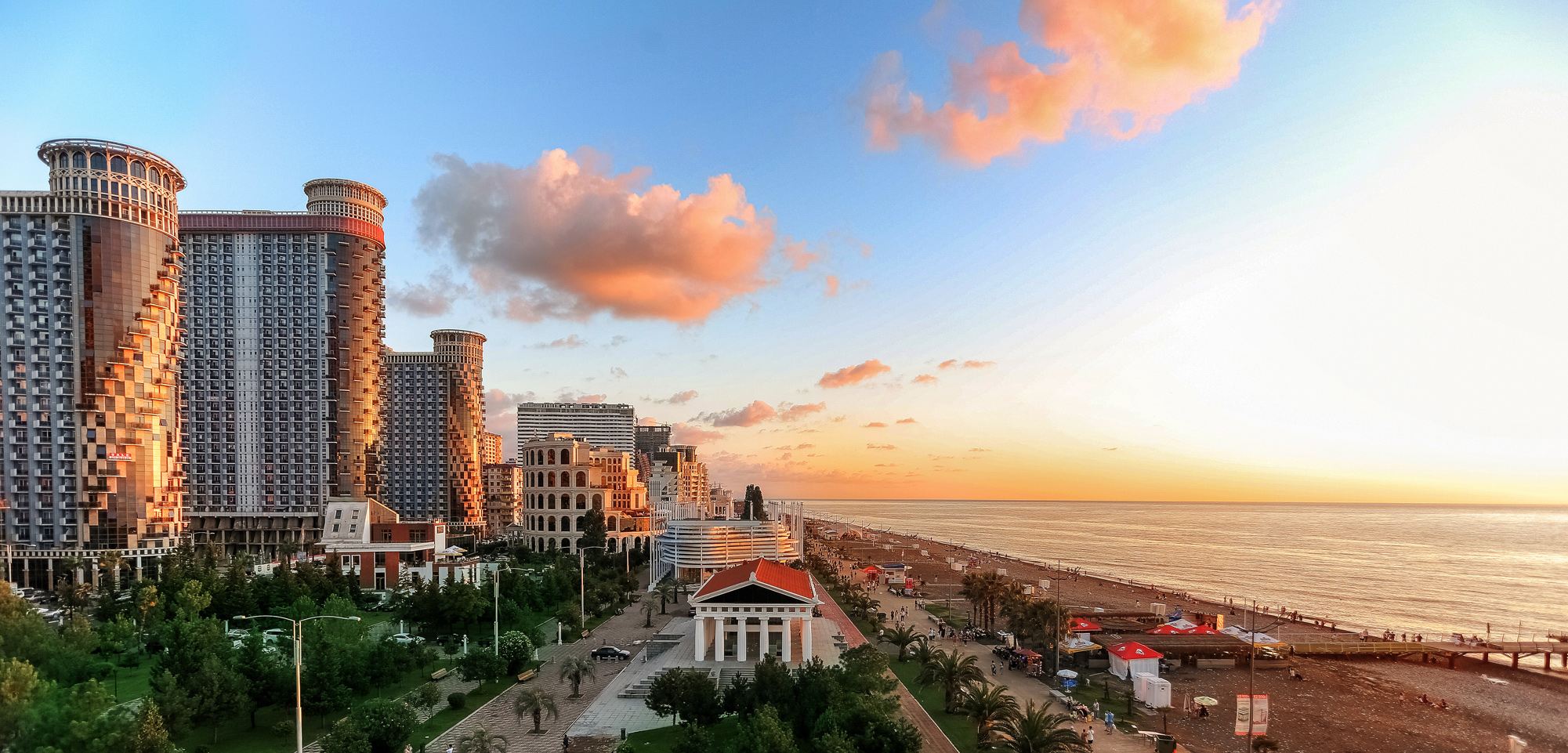 Жилой море. Панорама Батуми 2021. Грузия Батуми панорама. Panorama Tower Батуми. ЖК Сансет Батуми.