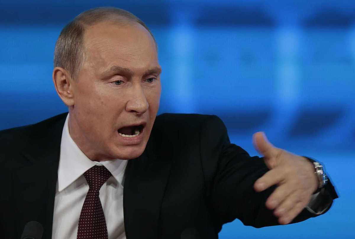 Путин В Малиновом Пиджаке Фото
