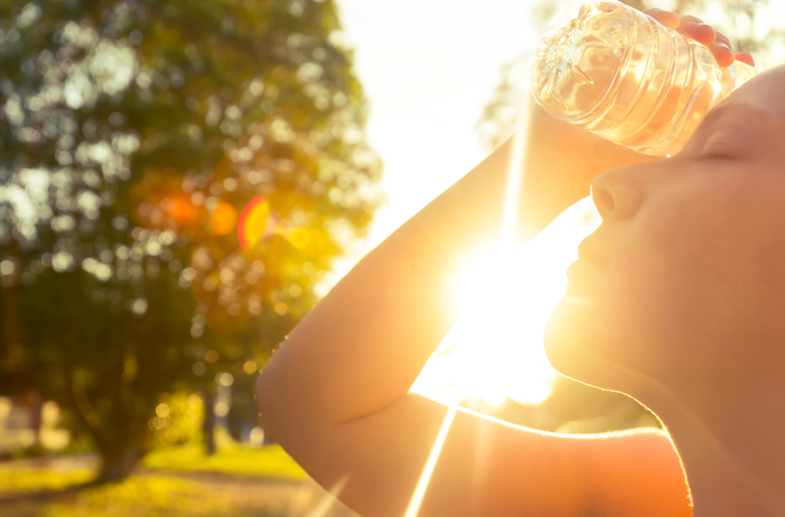 Дуа в самый жаркий день. Жаркий день. Жаркое лето солнце. Лето жара. Термометр с высокой температурой.