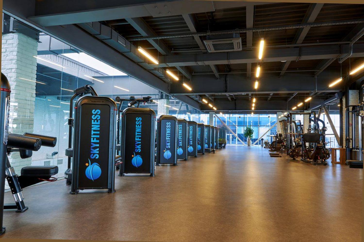 Sky fitness. Скайфитнесс Митино. Скайфитнесс. Sky Fitness Киеве. Фото Киевского спорт цена.