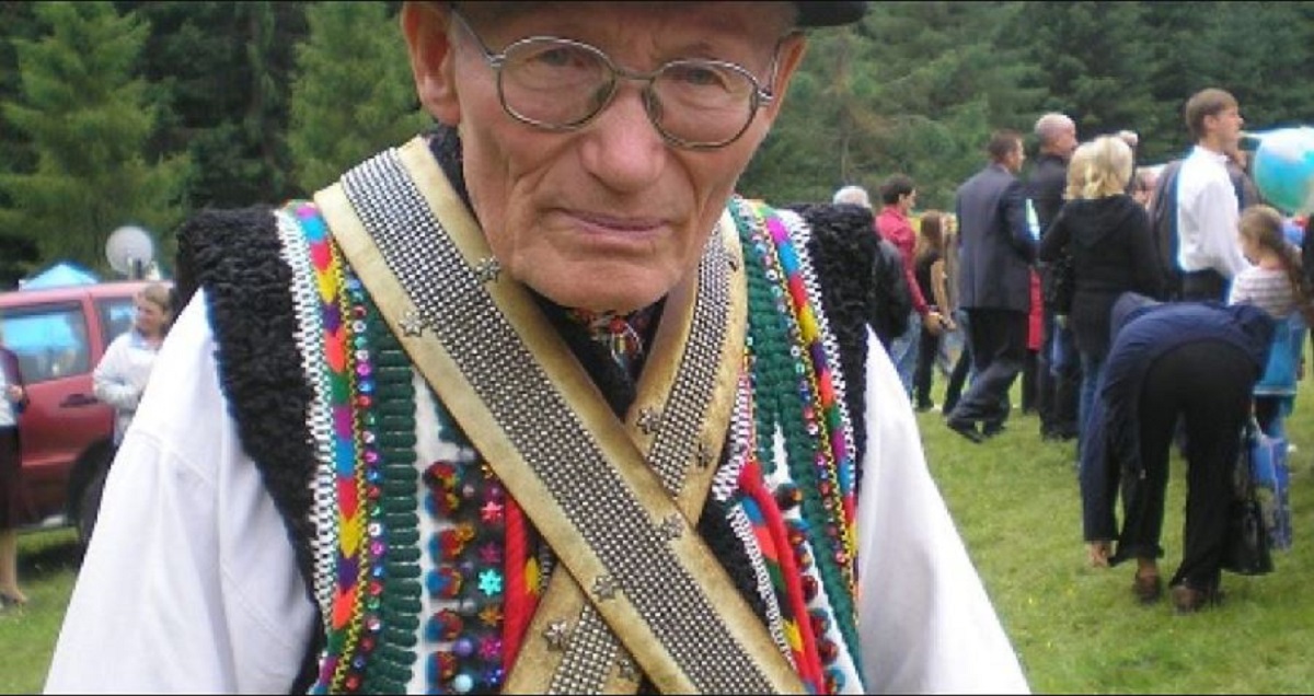 Мольфара нечая. Мольфар михайло нечай. Михайло нечай. Мольфар нечай. Михайло нечай.