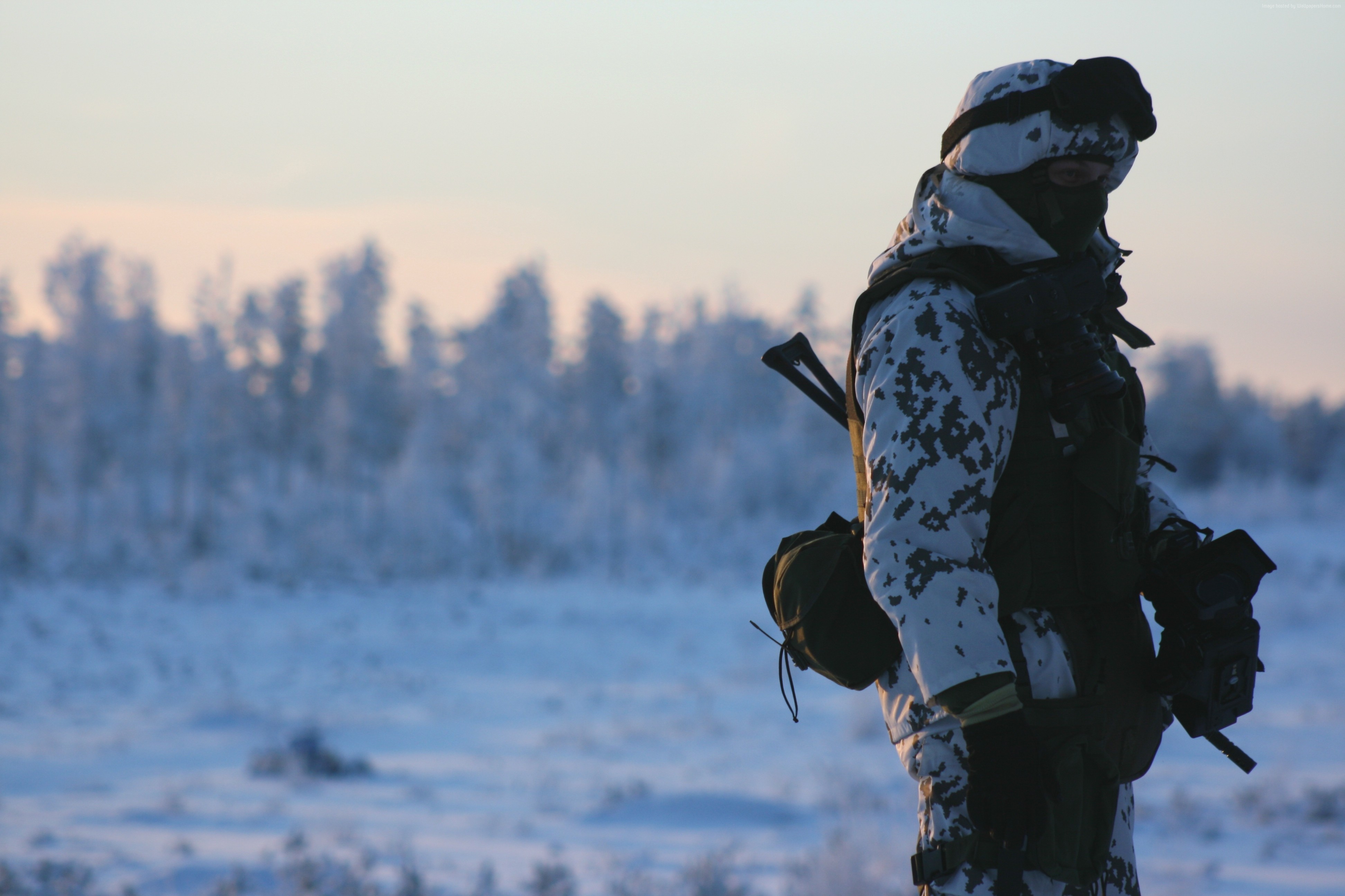 Фото 4 военных. M05 Winter Camo. Витязи MK5.45. Солдат в зимнем камуфляже. Спецназ зимой.