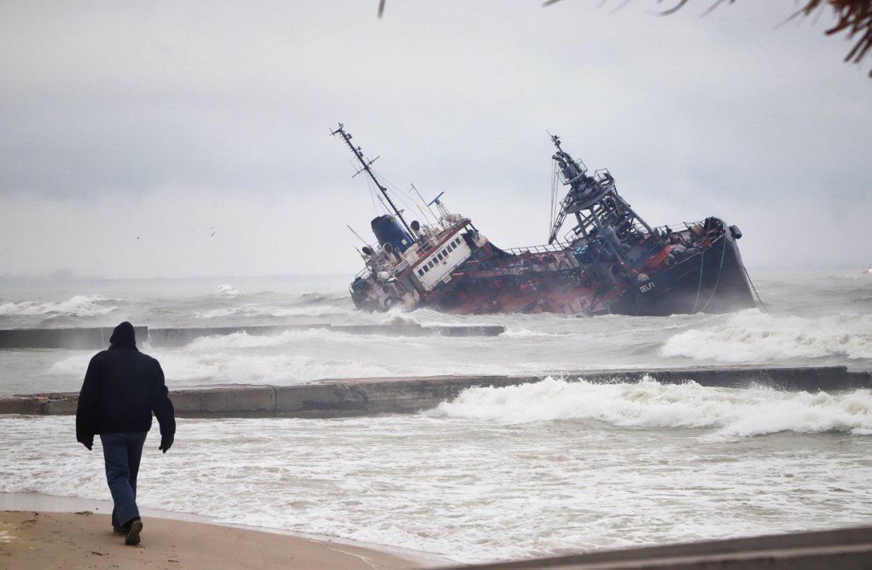 Затонувший танкер в Одессе
