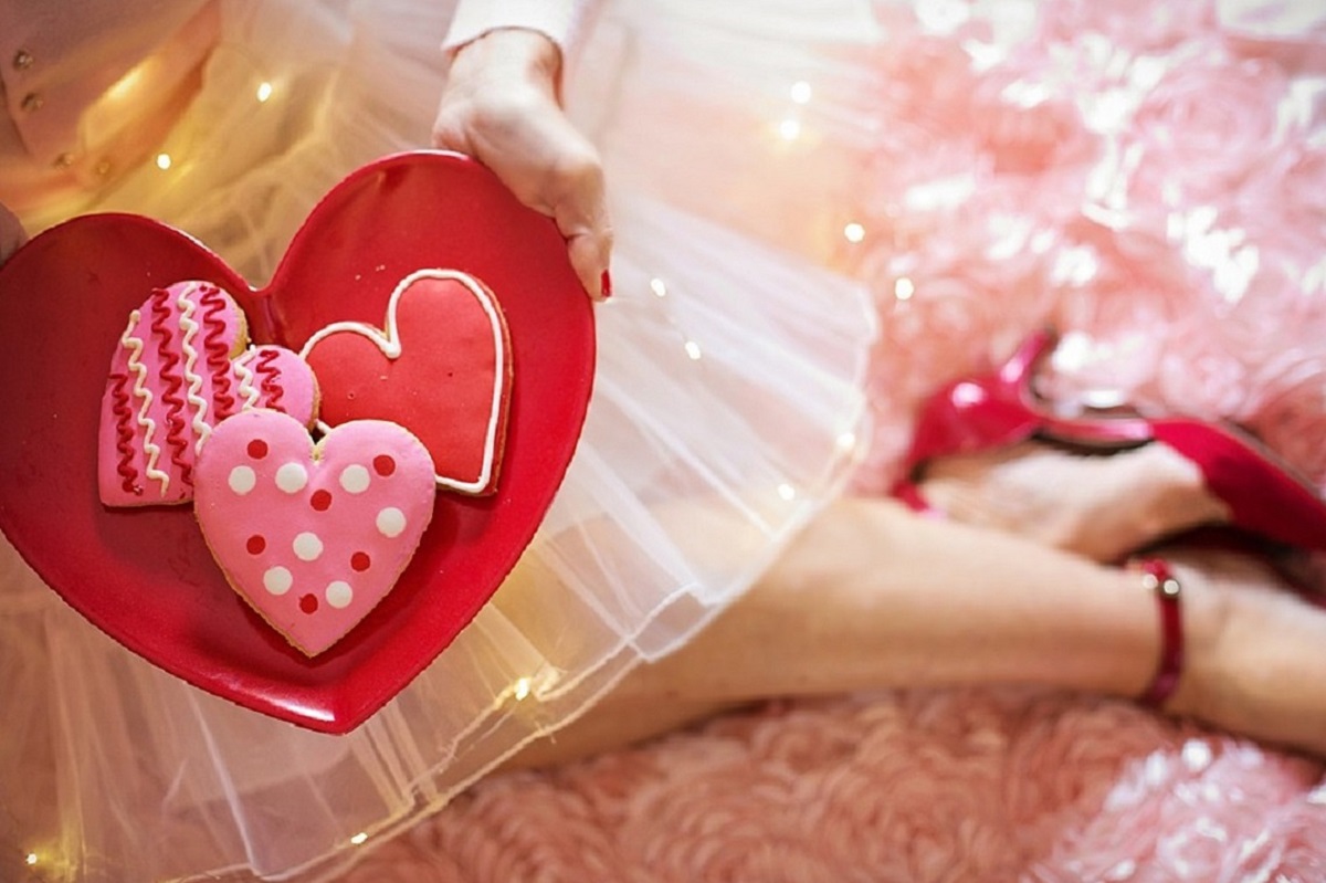 Как провести День святого Валентина: идеи мероприятий, подарков и фильмов на 14 февраля