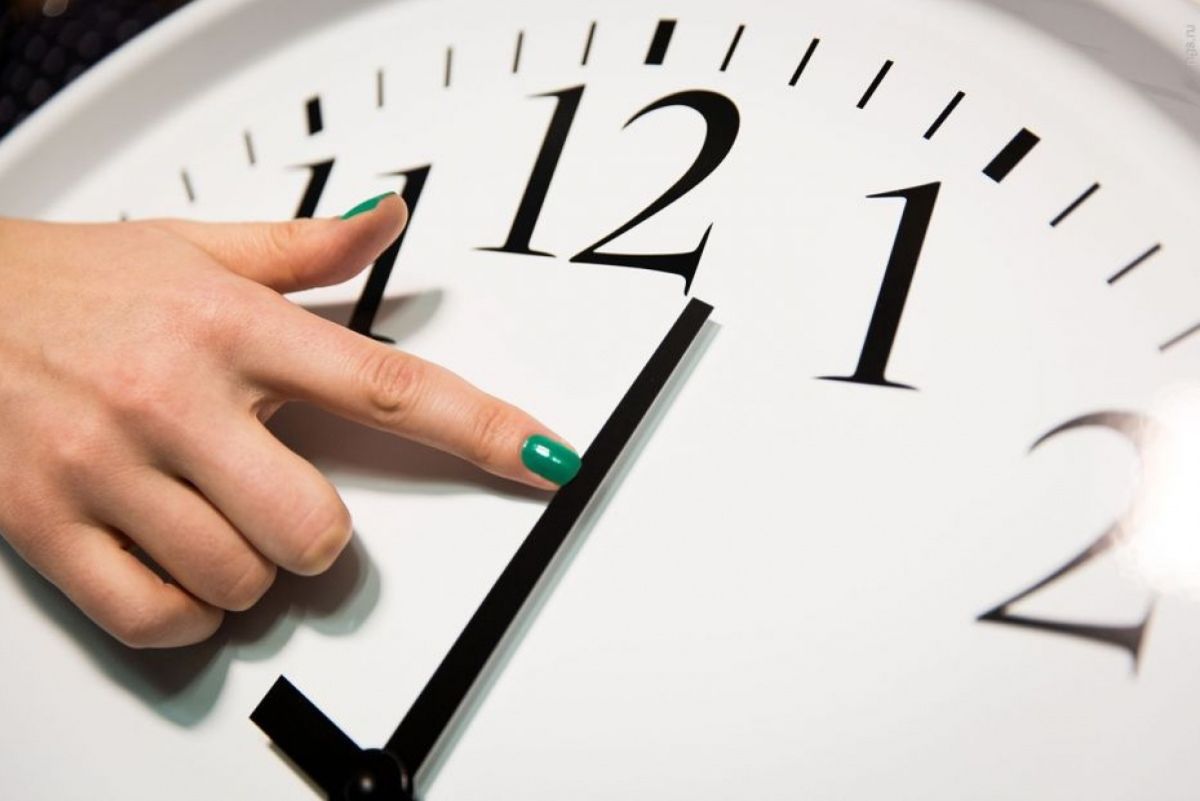 Перевод часов на летнее время в Украине названа дата