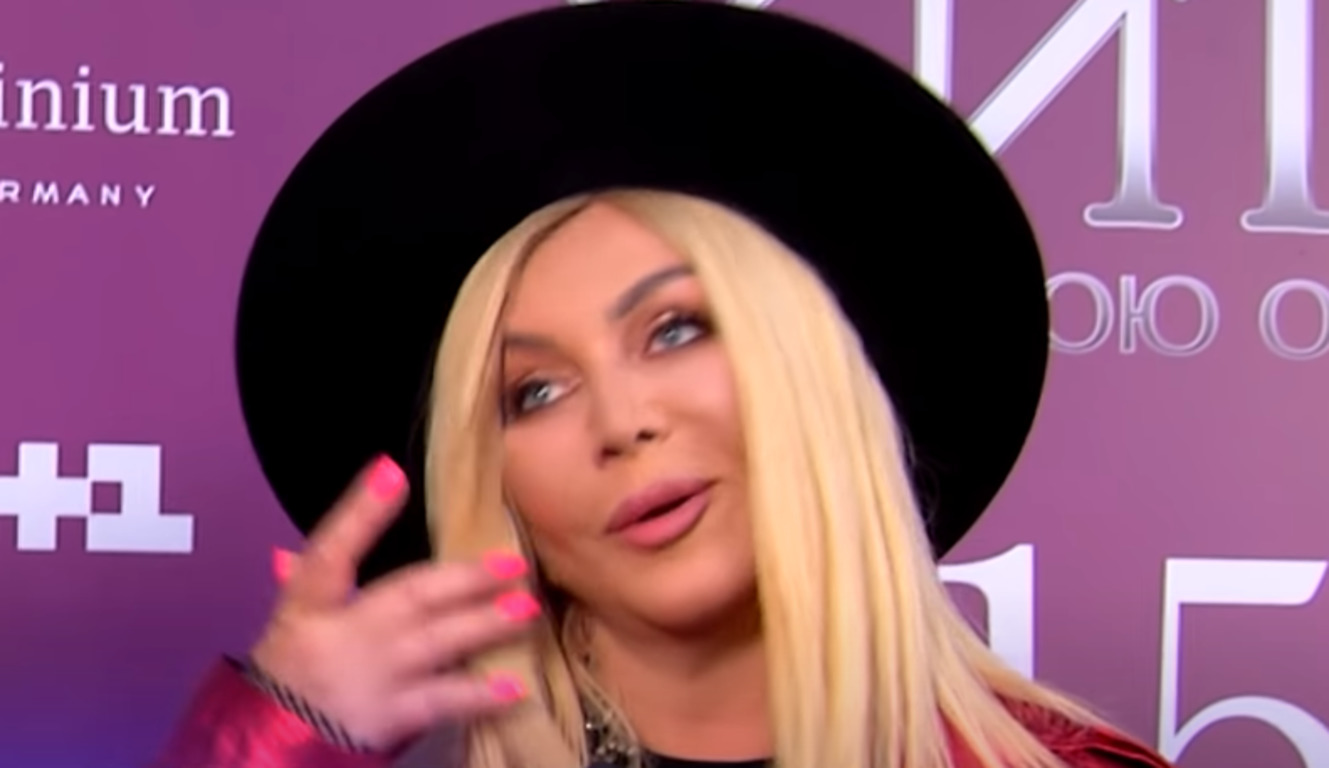 Интернеттегі порно видео: Анамның шұлығы мені ренжітті