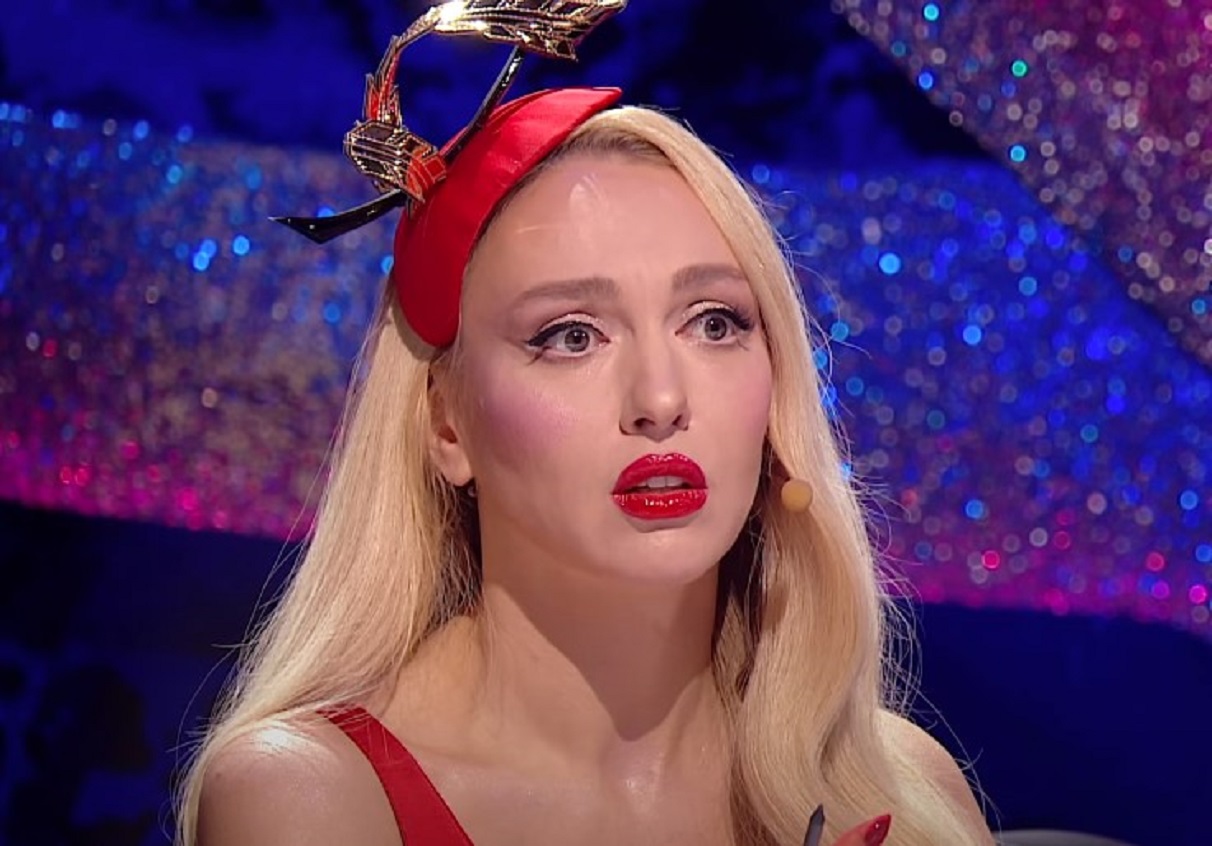 Звездной участнице шоу \"Маска\" понадобилась срочная помощь, Полякова не ...