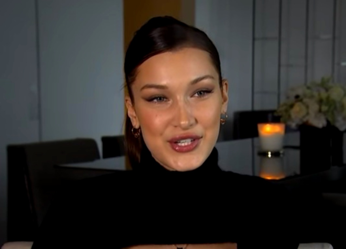 The most beautiful woman in the world Bella Hadid showed curves, pulling a handle on the top: “Just perfect.”