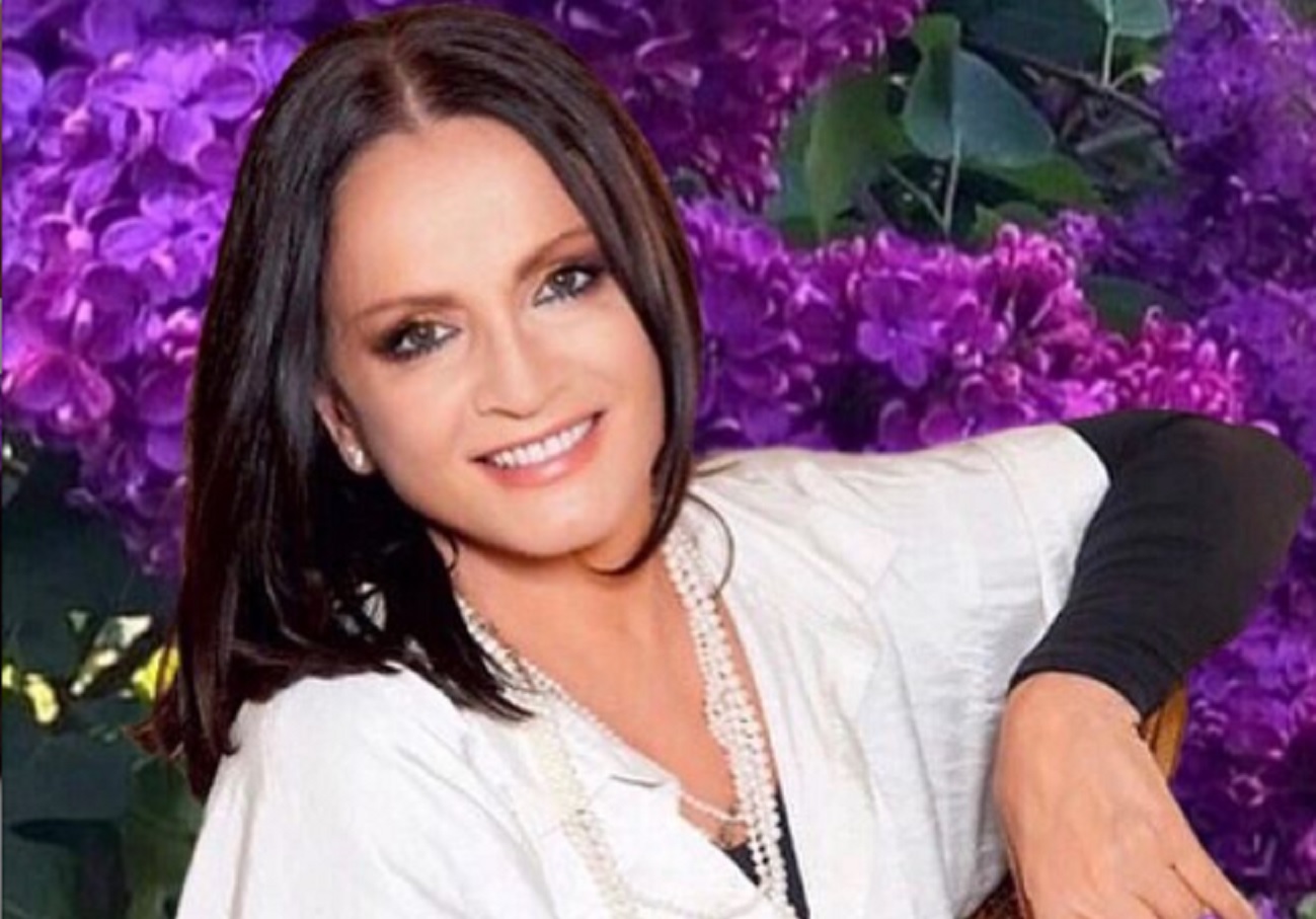 Смотреть порно: Достарым менің әйелімді трахает етті