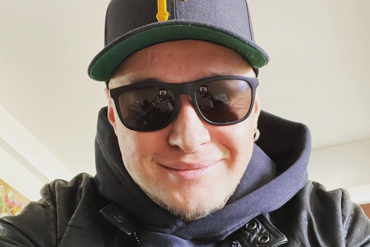 Лідер "Бумбокс" Андрій Хливнюк насолодився відпочинком у пінній ванній ...