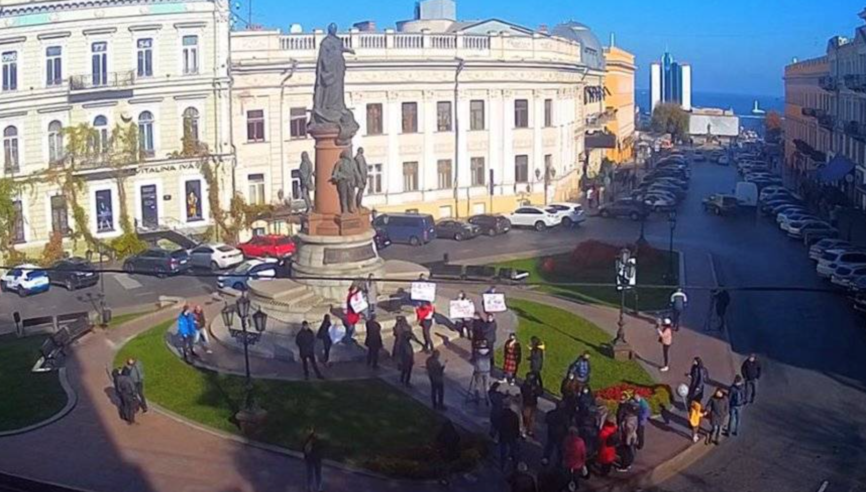 Памятник екатерине снесли. Памятник Екатерине 2 в Одессе. Памятник Екатерине 2 в Одессе снесли. Одесса Екатерине памятник Екатерине снести. В одесме снося памятник екатерине2.