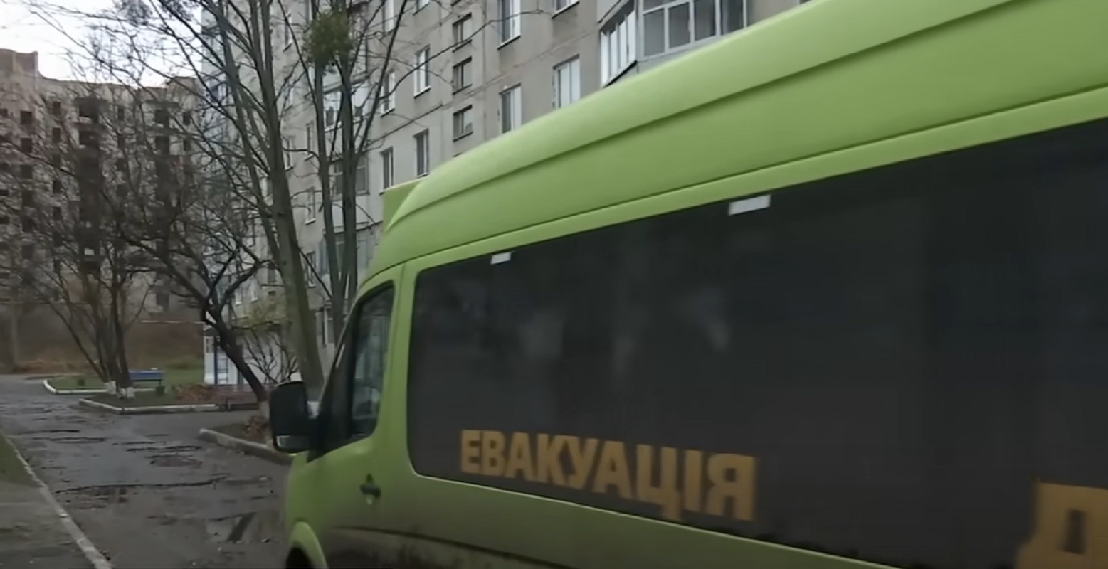 Нова обов'язкова евакуація: оголошено населені пункти, з яких треба ...