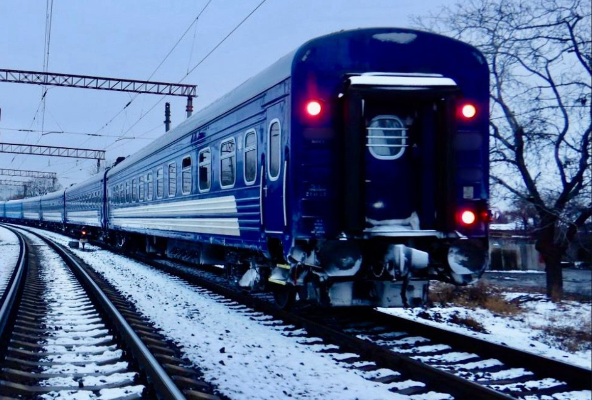 Трагичное ЧП на железной дороге в Одессе: мужчина получил травмы, медики не  смогли ничего сделать. Politeka